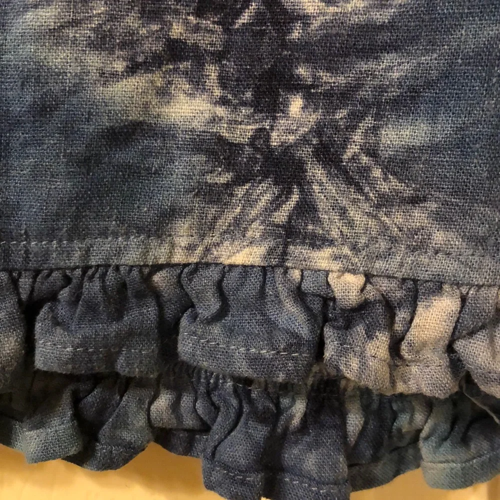 C&C California Tie Dye Linen Ruffle - Picture 5 of 6